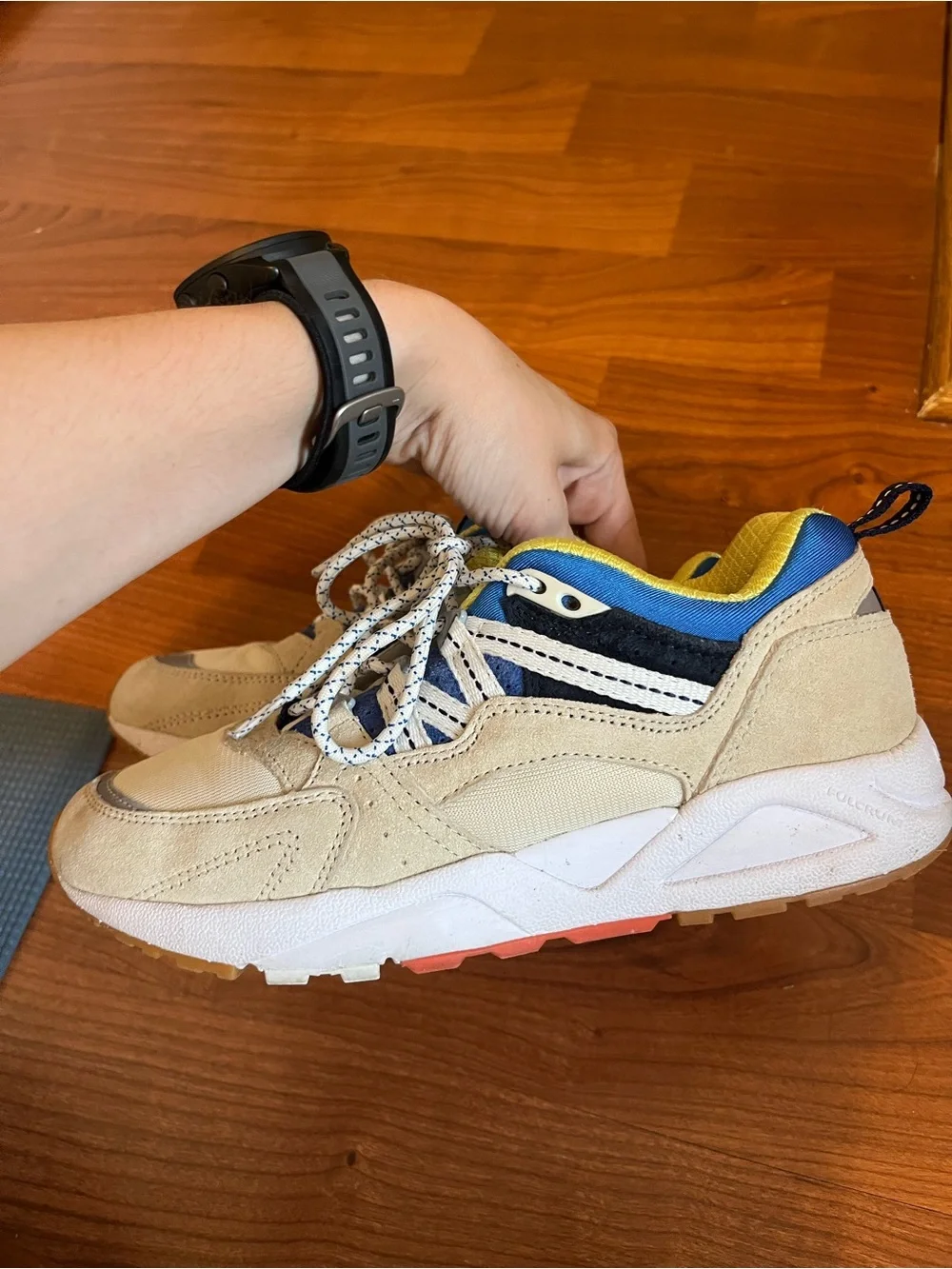 Karhu women athletic